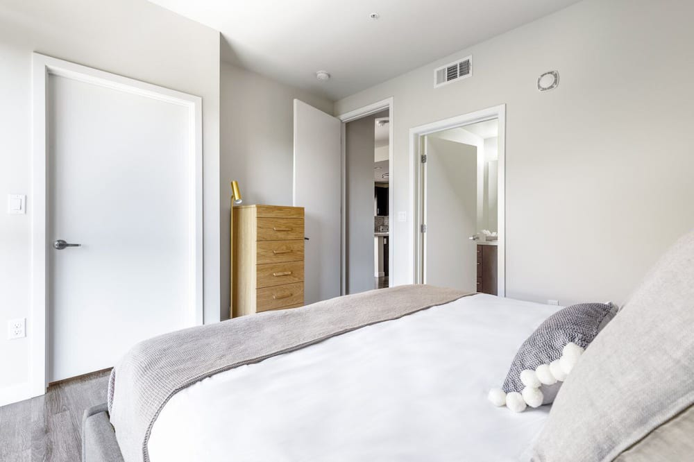 Photo of Bedroom in Wilshire Center