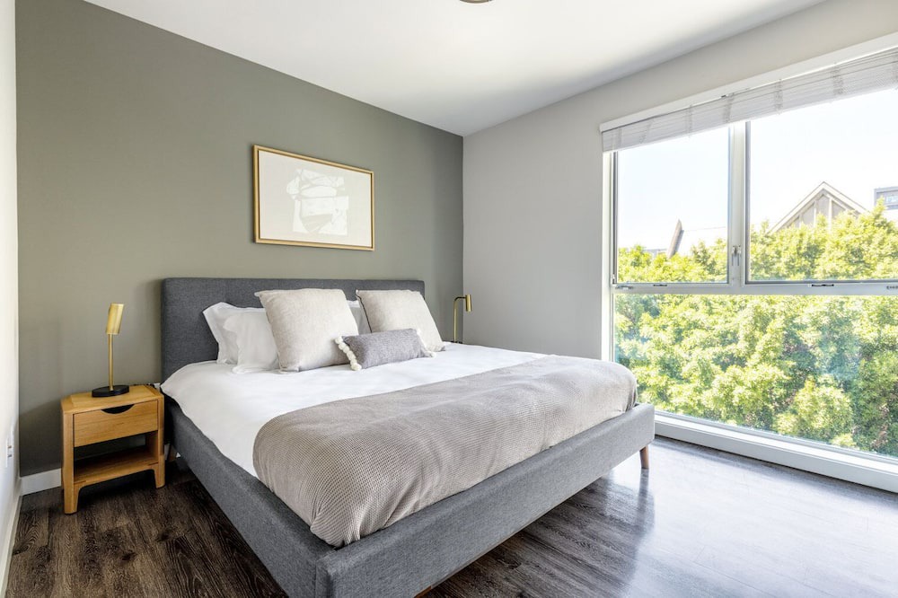Photo of Bedroom in Wilshire Center