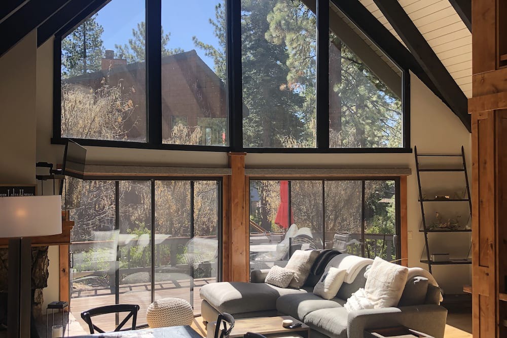 Photo of Livingroom in Lake Forest