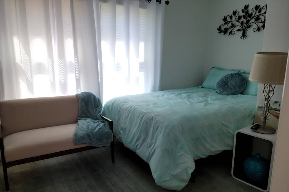 Photo of Bedroom in Laguna Beach