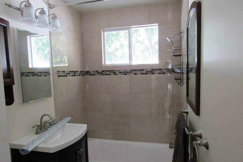 Photo of Bathroom in Laguna Beach