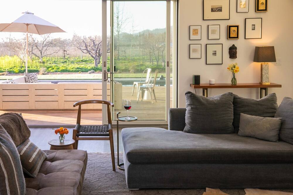 Photo of Livingroom in Kenwood
