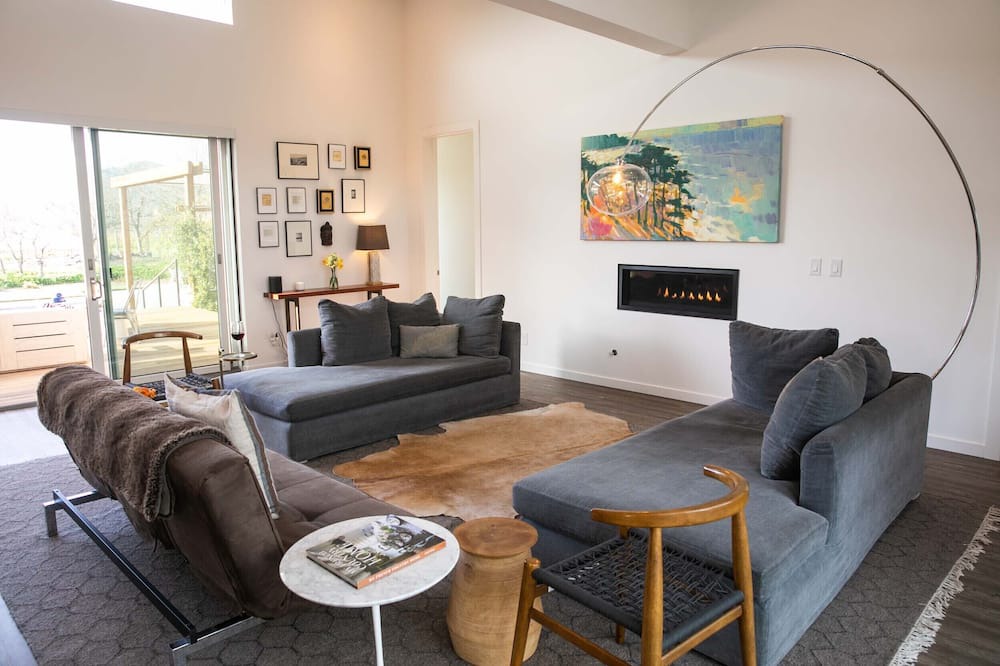 Photo of Livingroom in Kenwood