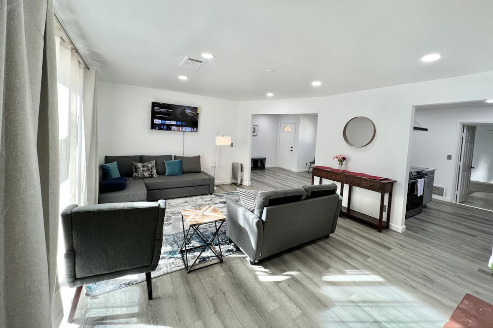 Photo of Bedroom in Thousand Oaks