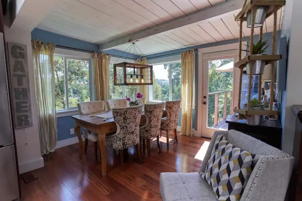 Photo of Livingroom in San Anselmo