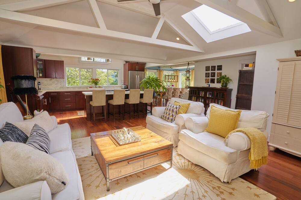 Photo of Livingroom in San Anselmo