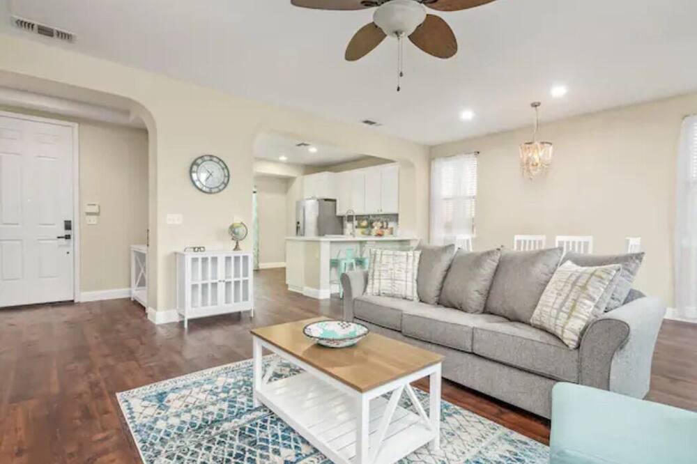 Photo of Livingroom in Roosevelt