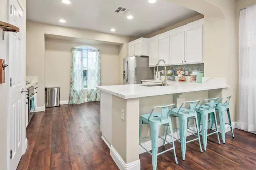 Photo of Kitchen in Roosevelt