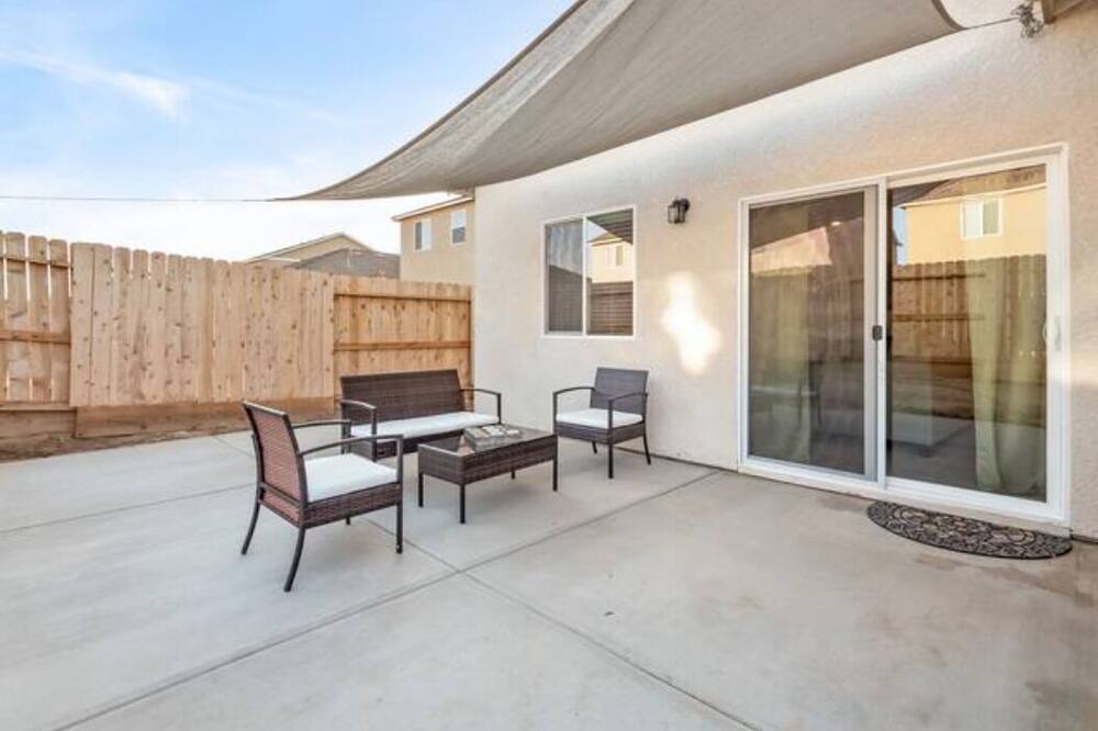 Photo of Patio Balcony in Roosevelt