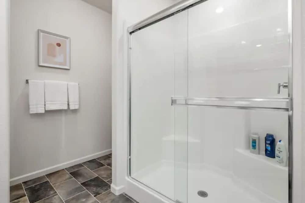 Photo of Bathroom in Roosevelt