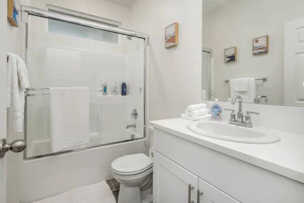 Photo of Bathroom in Roosevelt