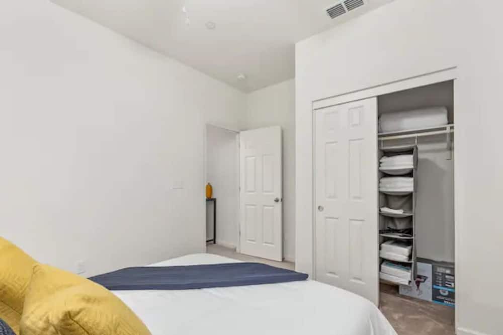 Photo of Bedroom in Roosevelt