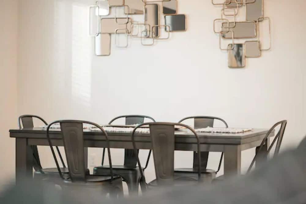 Photo of Kitchen in Roosevelt