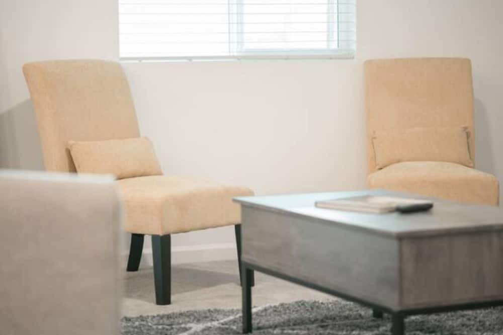 Photo of Livingroom in Roosevelt