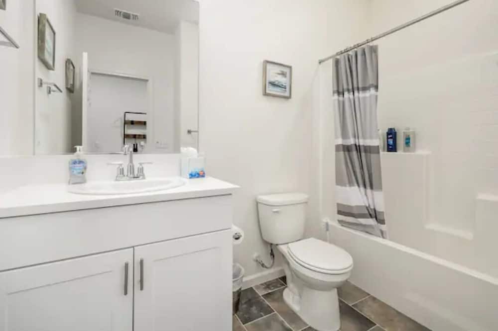Photo of Bathroom in Roosevelt
