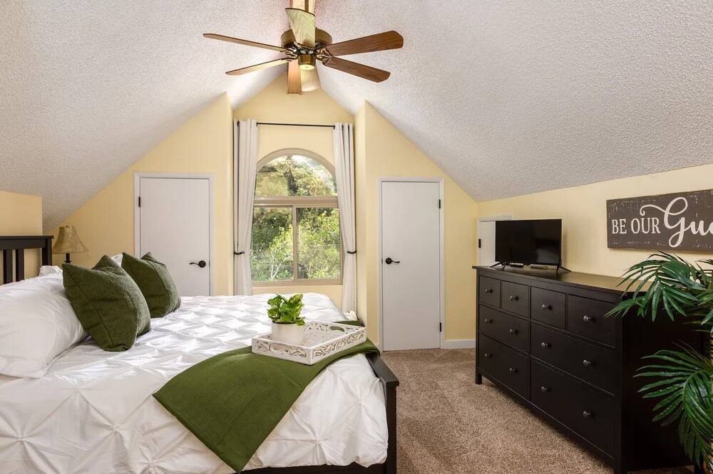 Photo of Bedroom in Santa Rosa