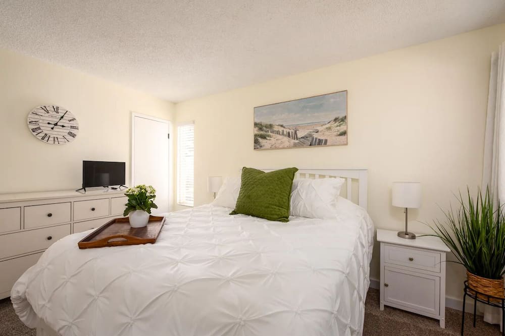 Photo of Bedroom in Santa Rosa