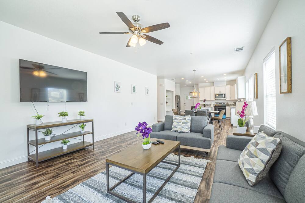 Photo of Livingroom in South Natomas