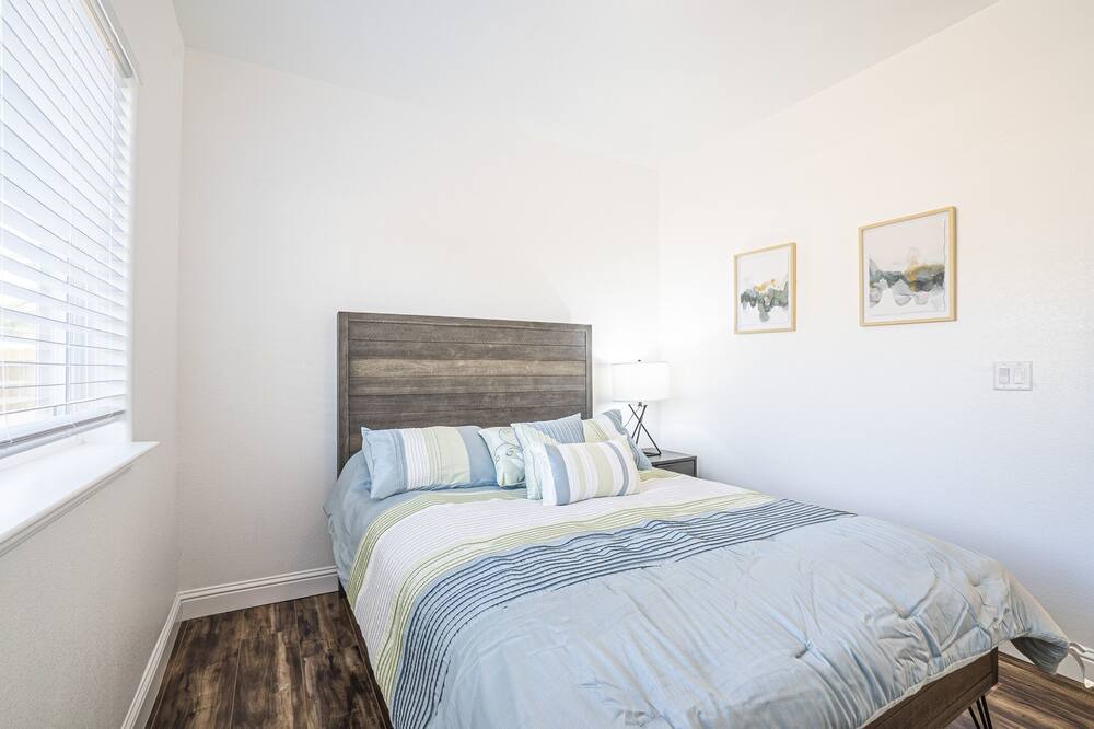 Photo of Bedroom in South Natomas