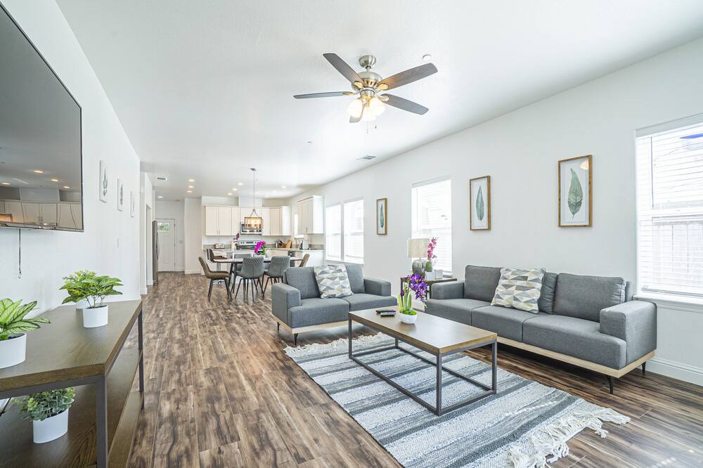 Photo of Livingroom in South Natomas