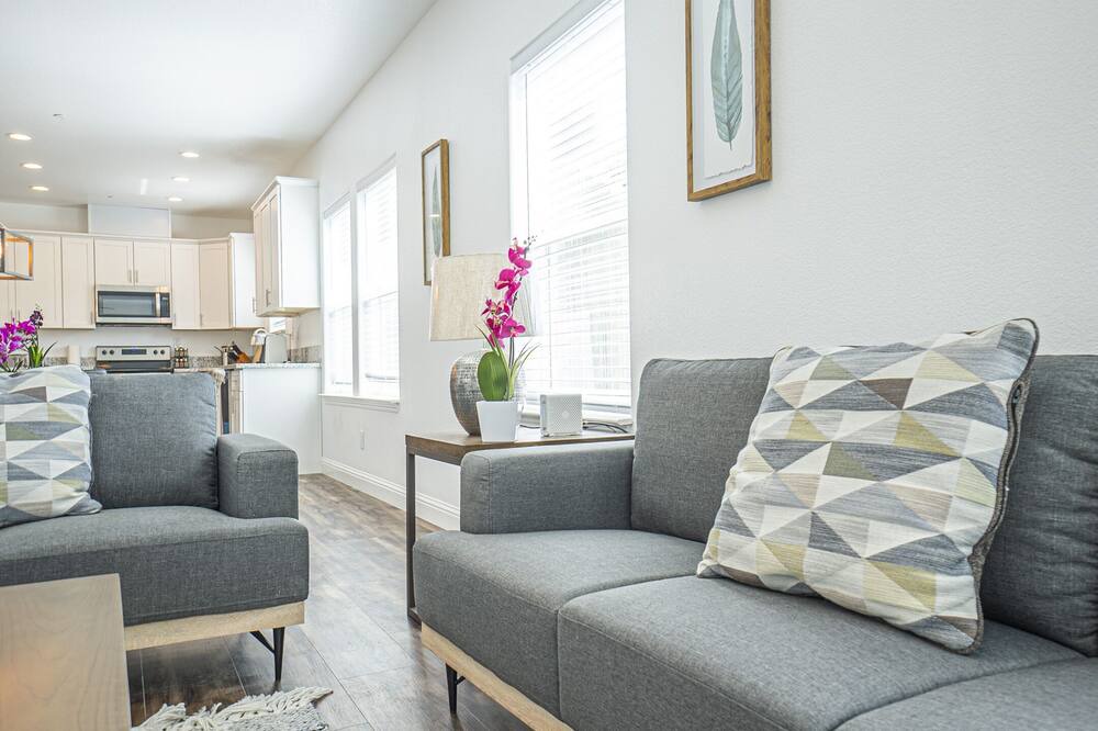 Photo of Livingroom in South Natomas