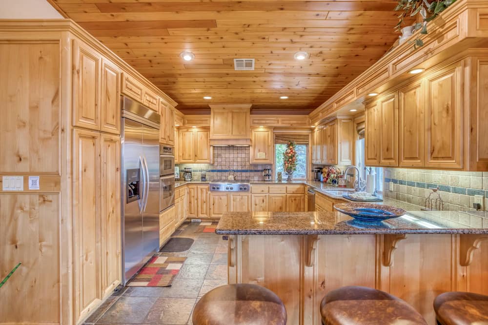 Photo of Kitchen in Castle Glen Estates