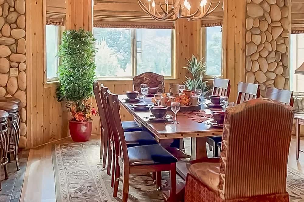 Photo of Others in Castle Glen Estates