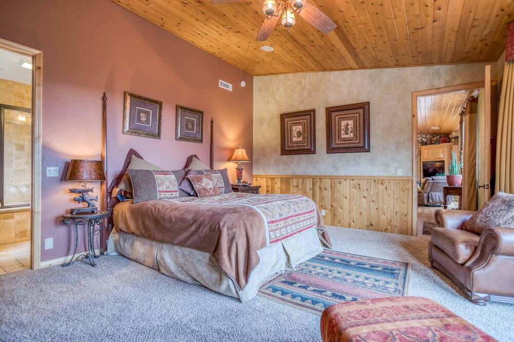 Photo of Bedroom in Castle Glen Estates