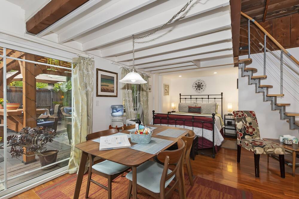 Photo of Bedroom in Santa Monica Canyon