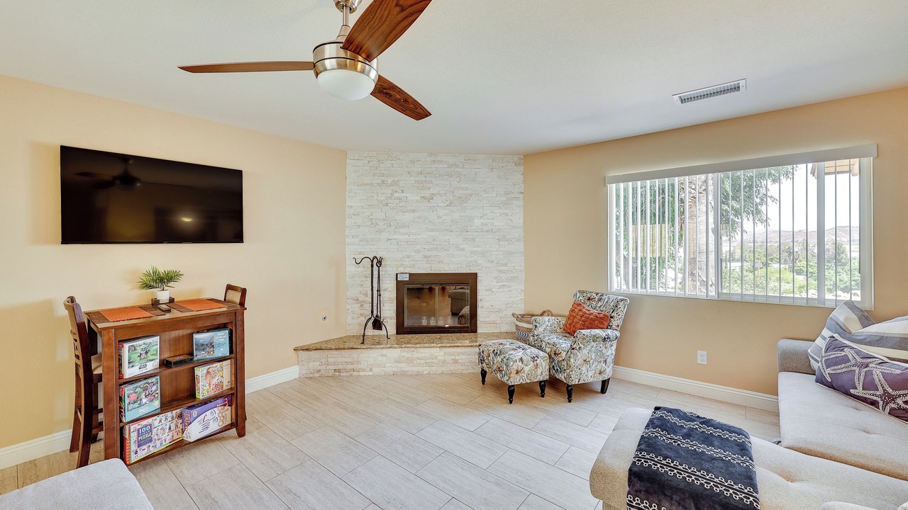 Photo of Livingroom in Lakeland Village