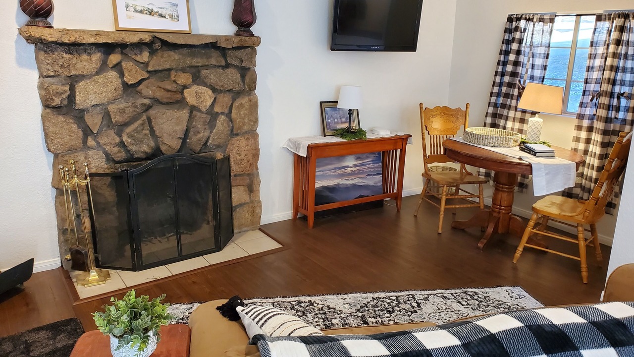 Photo of Livingroom in Twin Peaks
