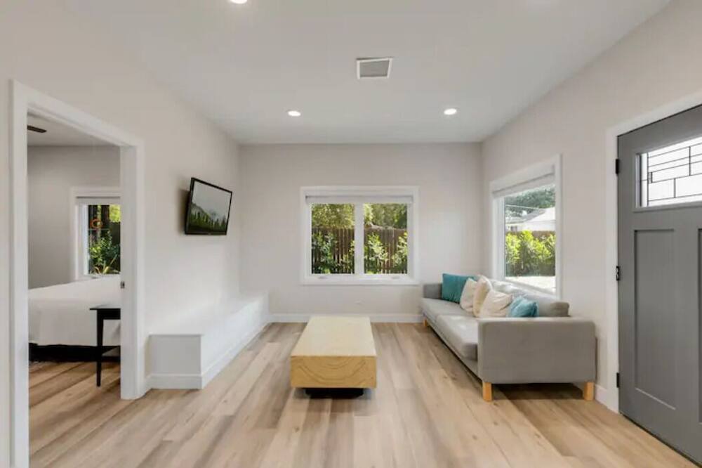 Photo of Livingroom in Claremont