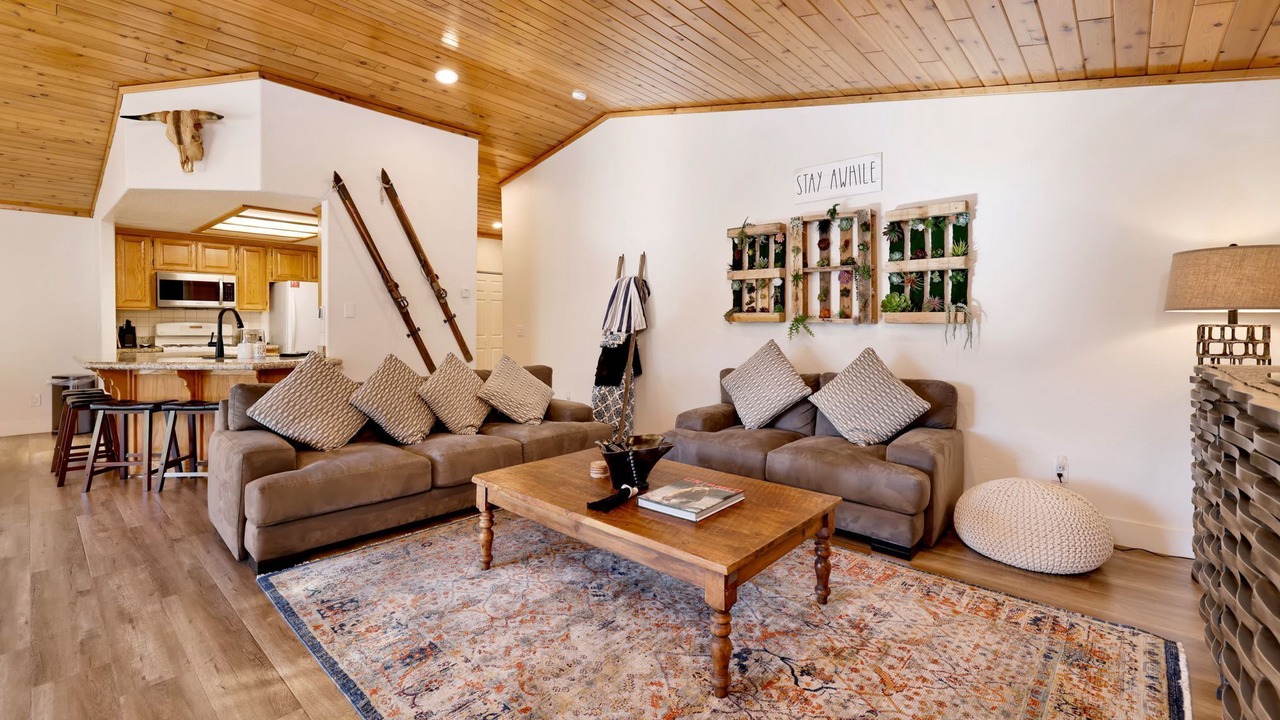 Photo of Livingroom in Upper Moonridge