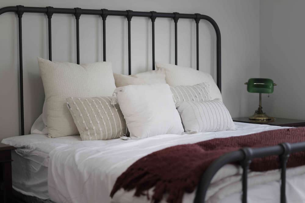 Photo of Bedroom in Wilshire