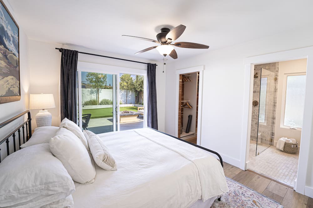 Photo of Bedroom in Costa Mesa
