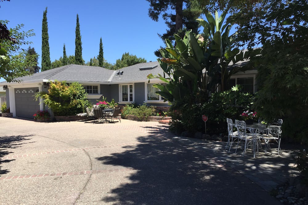 Photo of Outdoor in East Palo Alto