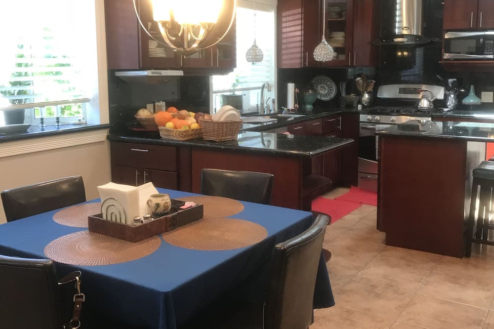 Photo of Kitchen in East Palo Alto