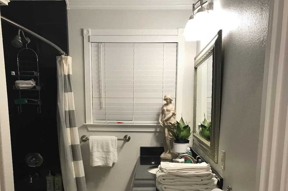 Photo of Bathroom in East Palo Alto