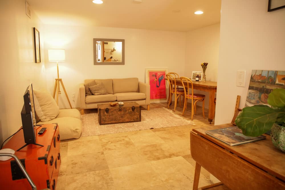 Photo of Livingroom in Rancho Palos Verdes