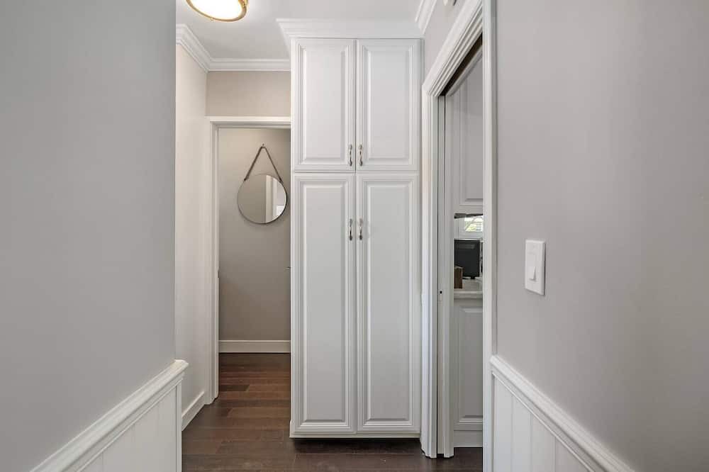 Photo of Bedroom in Canoga Park