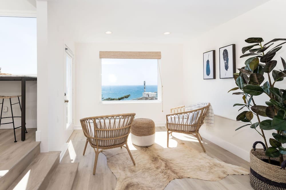 Photo of Bedroom in Moss Beach