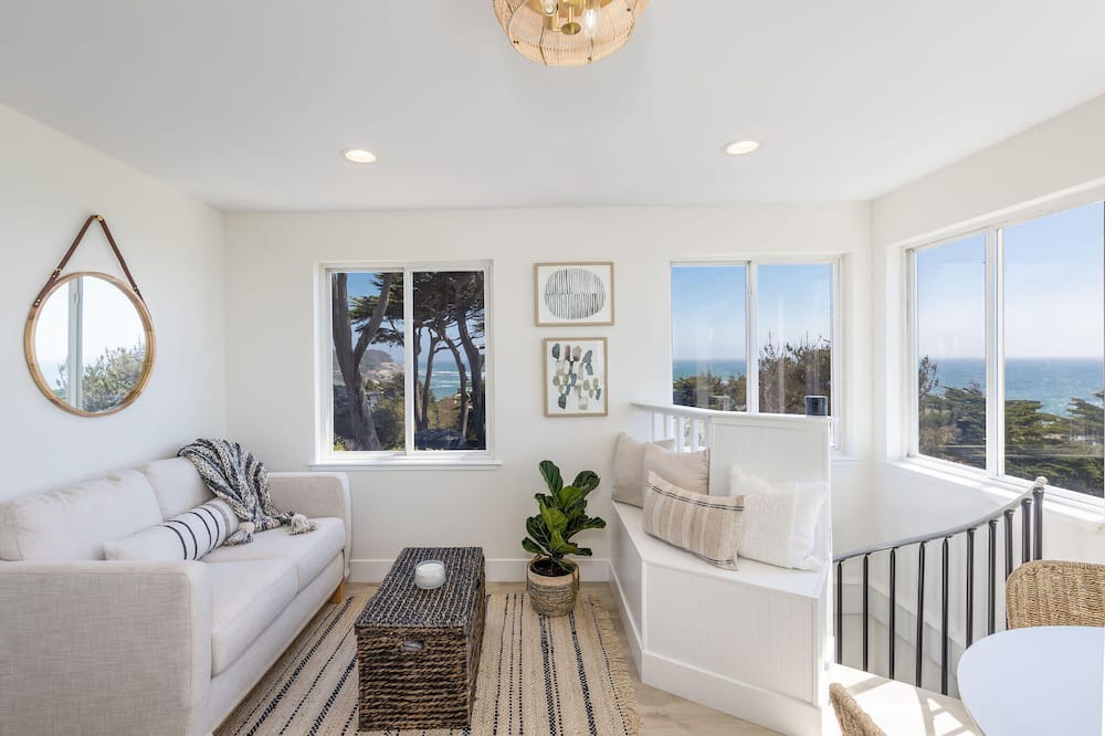 Photo of Bedroom in Moss Beach