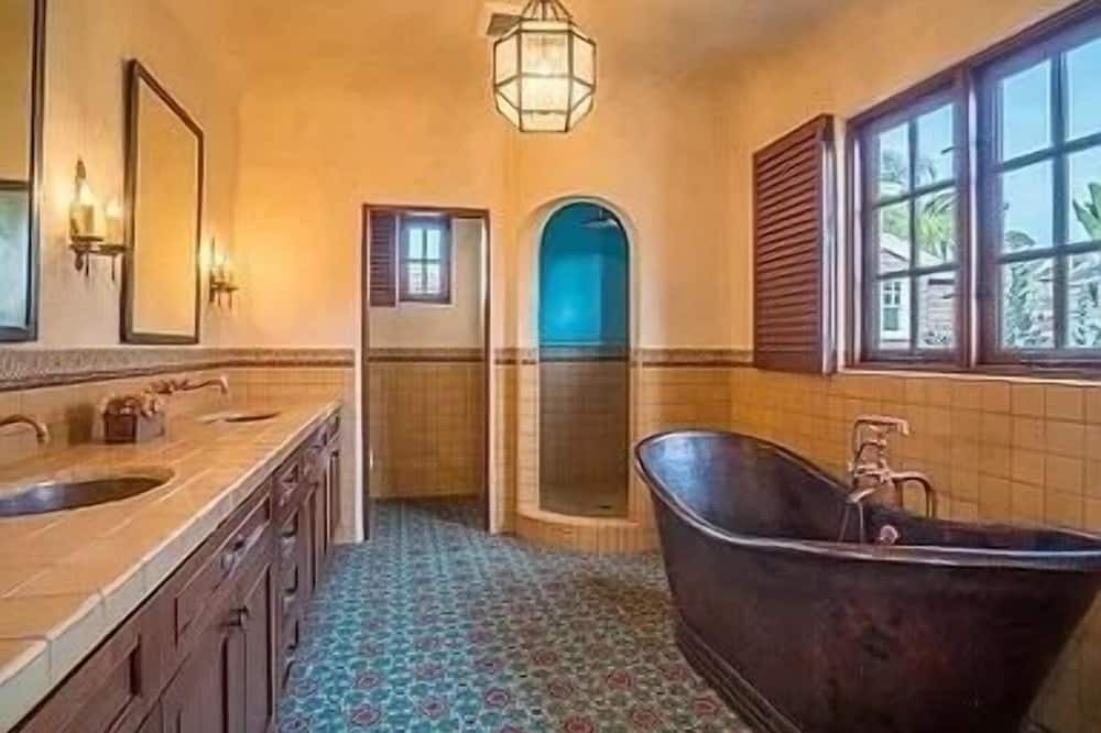 Photo of Bedroom in Sunset Cliffs