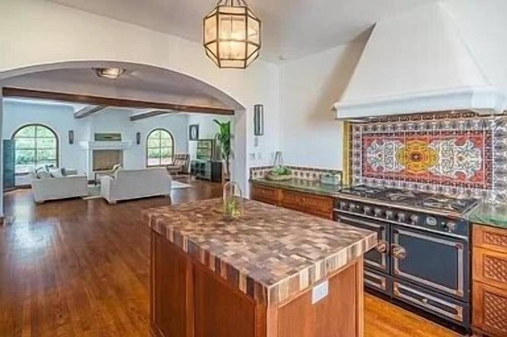 Photo of Bedroom in Sunset Cliffs