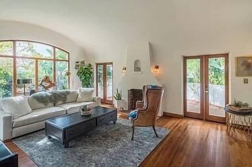 Photo of Livingroom in Sunset Cliffs