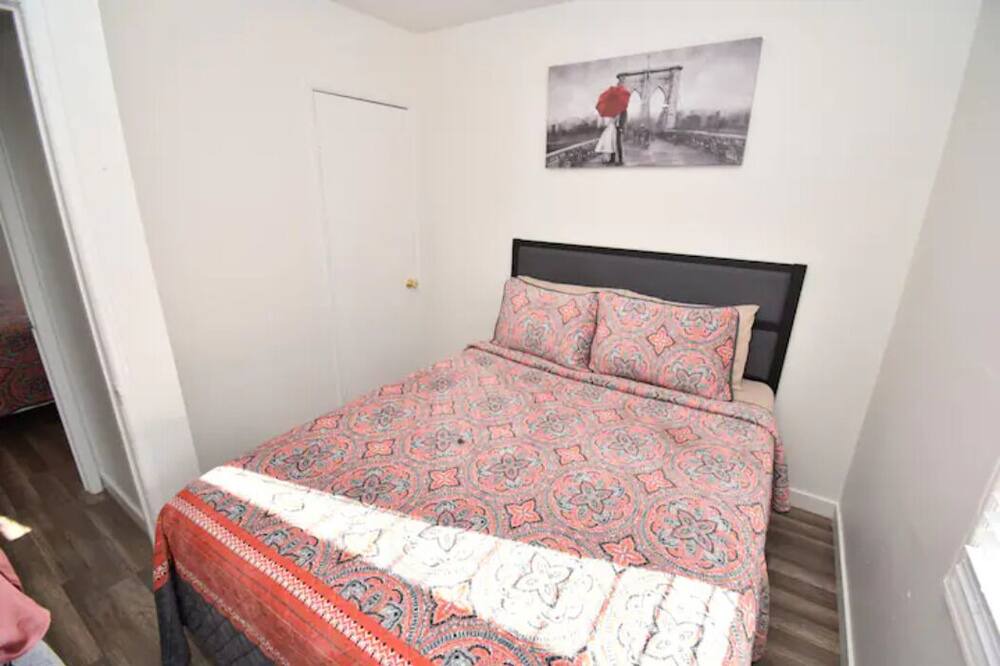 Photo of Bedroom in Logan Heights