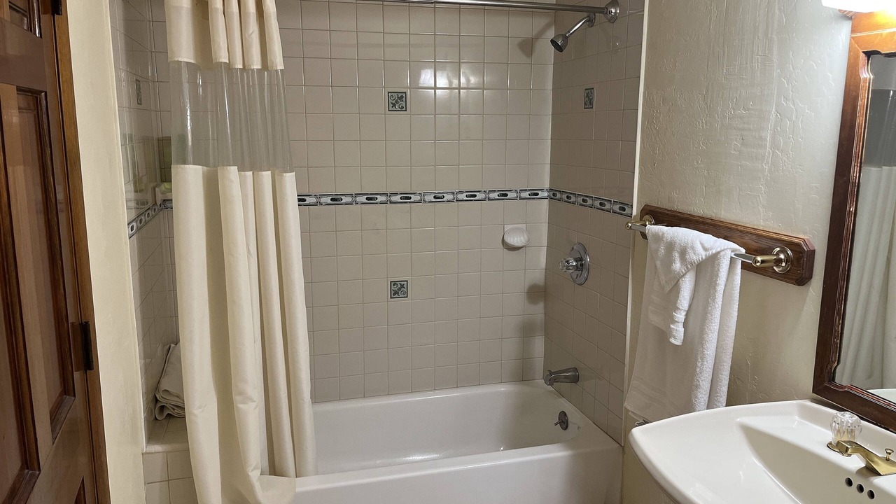 Photo of Bedroom in Kernville