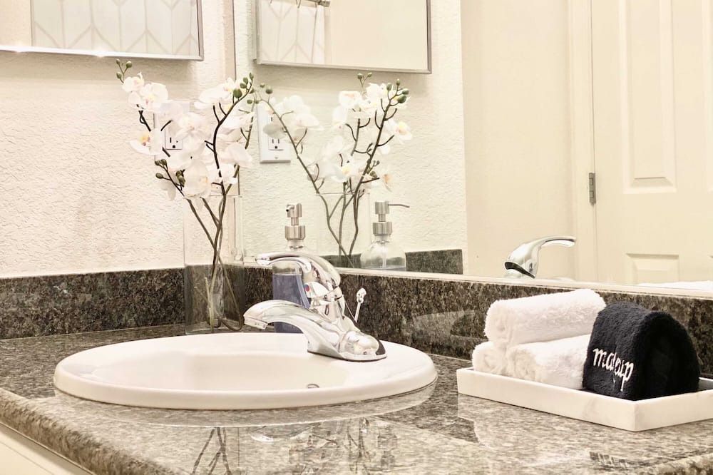 Photo of Bathroom in South Natomas
