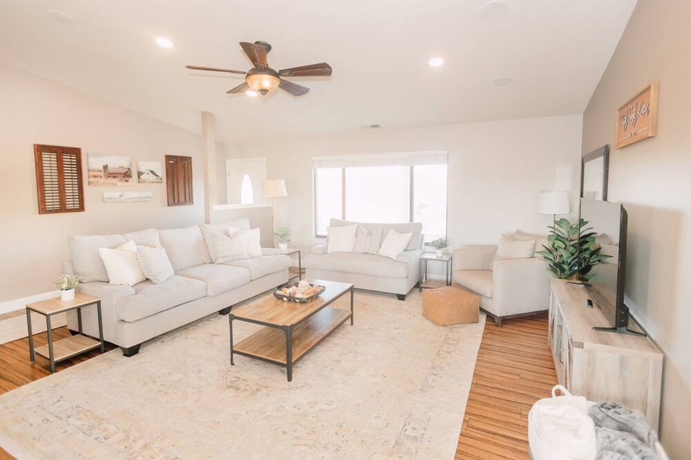 Photo of Bedroom in Templeton