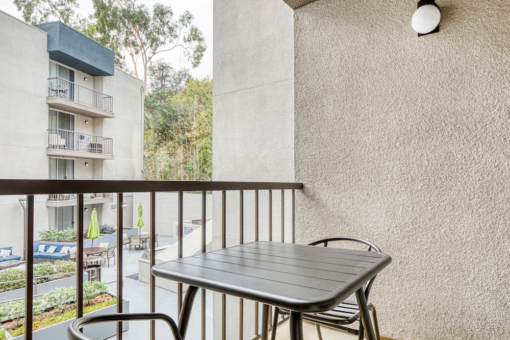 Photo of Patio Balcony in Los Feliz